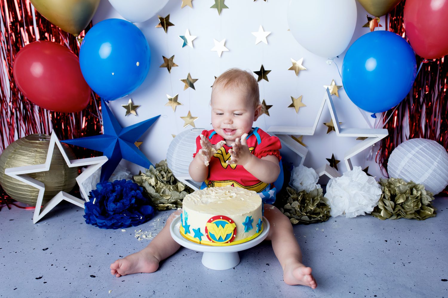 Smash The Cake Wonder Woman Caroline Buri Photographe